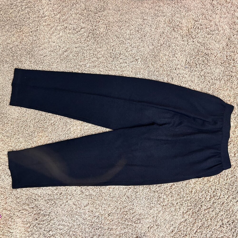 ST JOHN Separates Black Santana Knit Pleated Pants Size 6 Taper Leg Pull On - Picture 3 of 6